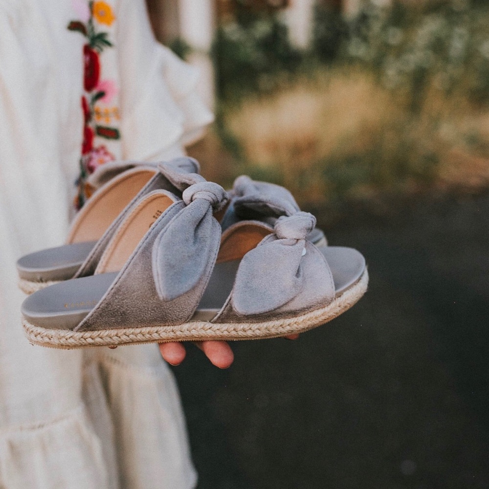 Espadrilles grey tie sandals